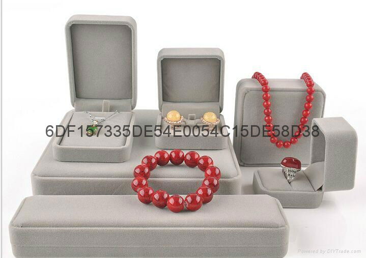 high-grade velvet jewelry boxes