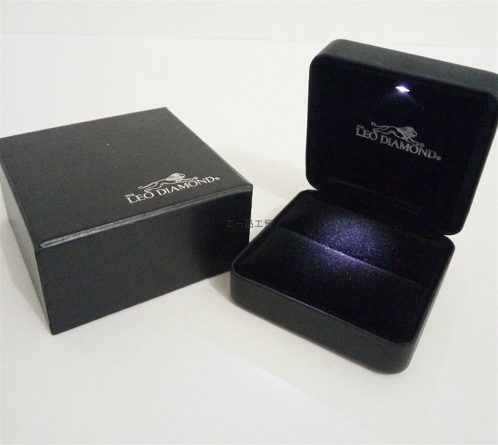 韩式高档LED拉丝纹珠宝盒 2