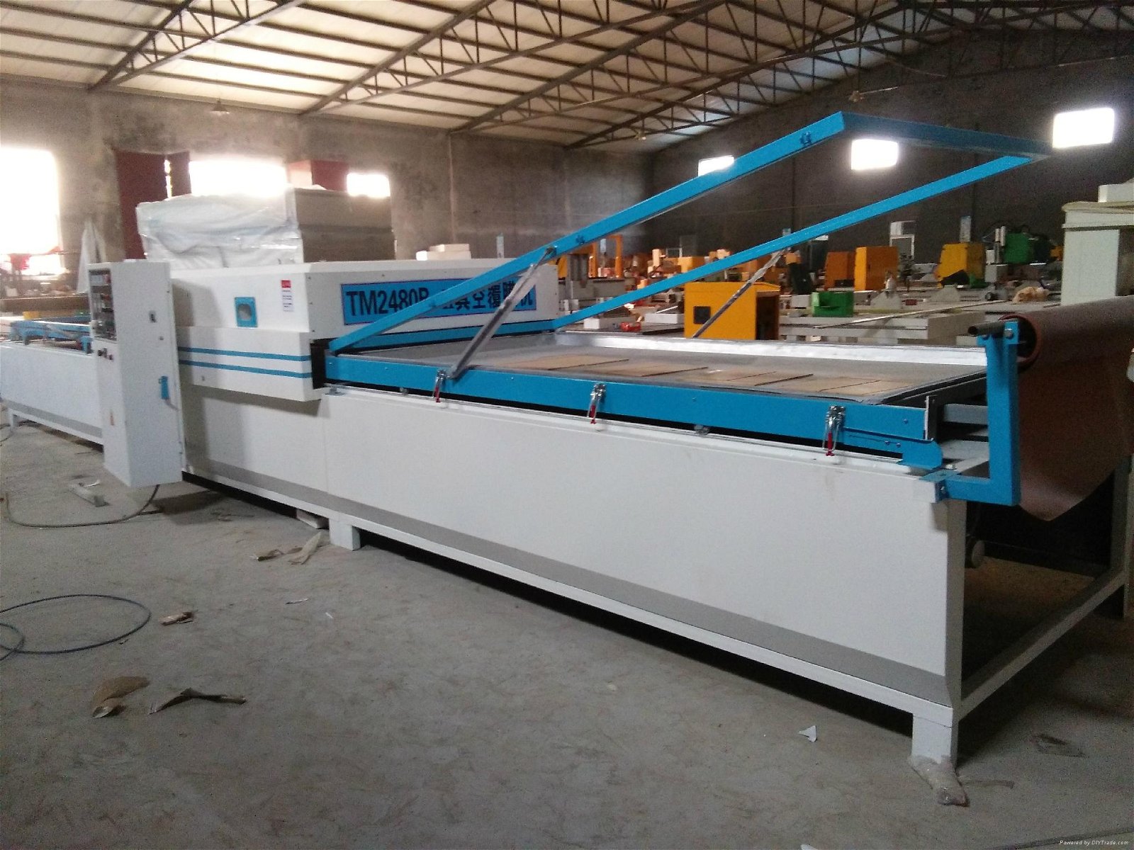 Vacuum membrane press machine for PVC wood door