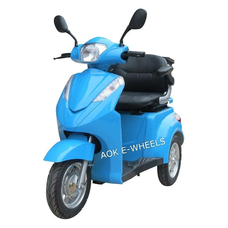 Hot Selling 500W Motor Electric Mobility Scooter with LED Lights 3