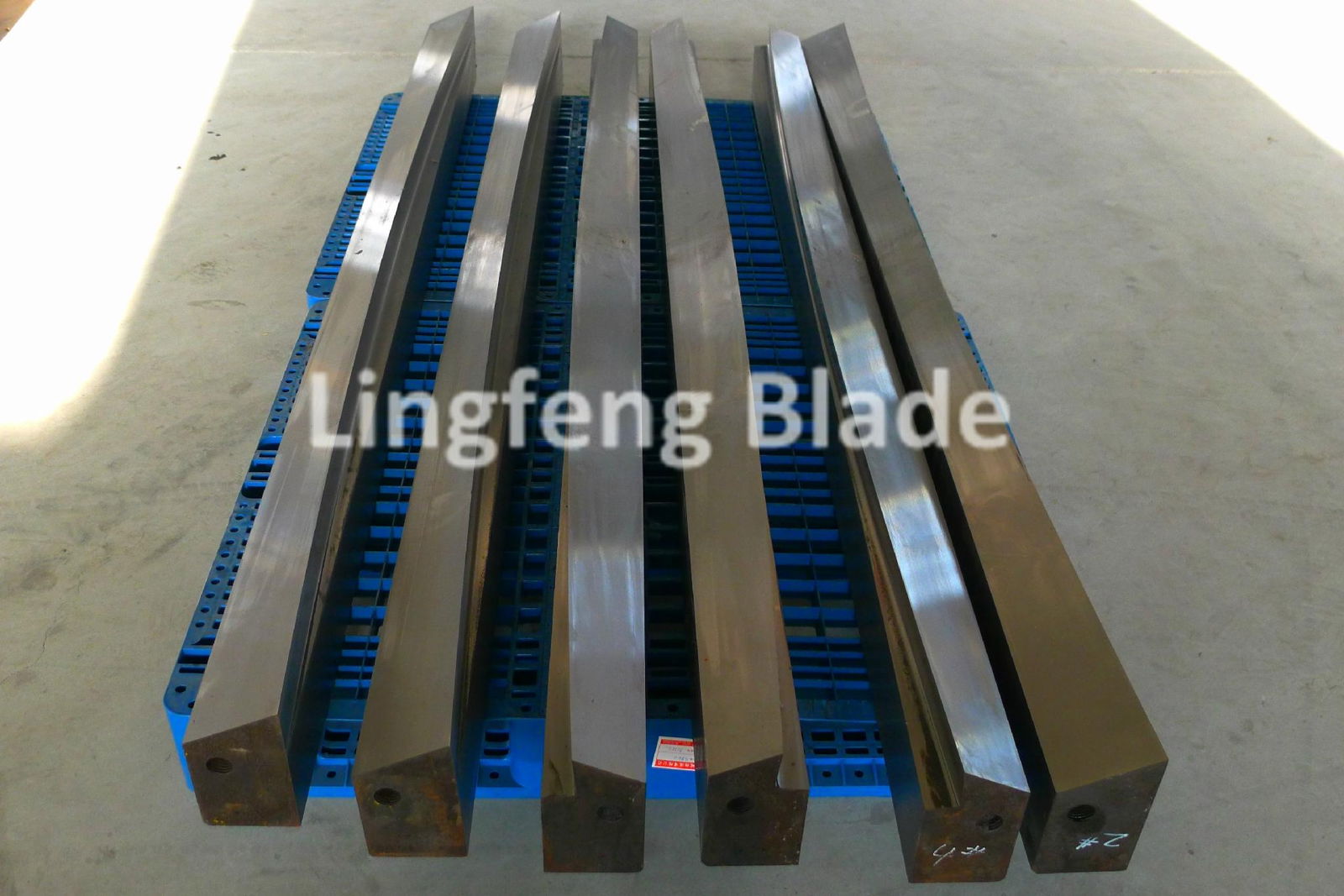 Matellurgy Long straight steel cutting blade