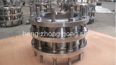 Double flange type metal dismantling joint