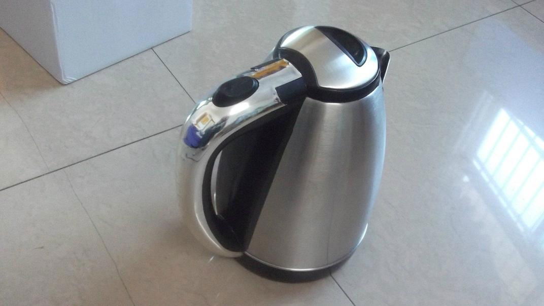 ELECTRIC KETTLE