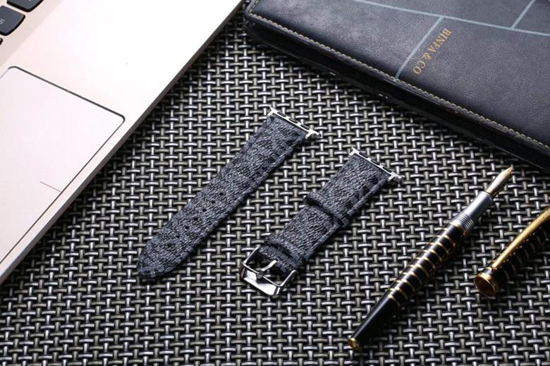 Luxury Brand Checkerboard Pattern Leather Watchband Printed Flower Watch Strap 3
