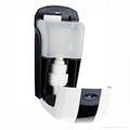 ABS material wall mounted manual liquid soap dispenser used in washing room  4