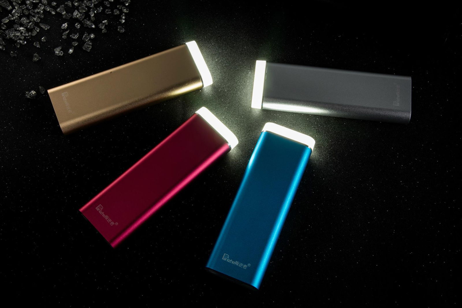 Multi-function Aluminum alloy mobile power bank with LED lamp 4
