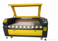 Auto feeding laser cutting machine width