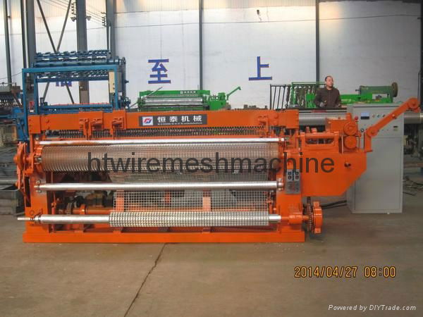  plant equipment  welded wire mesh machine 4