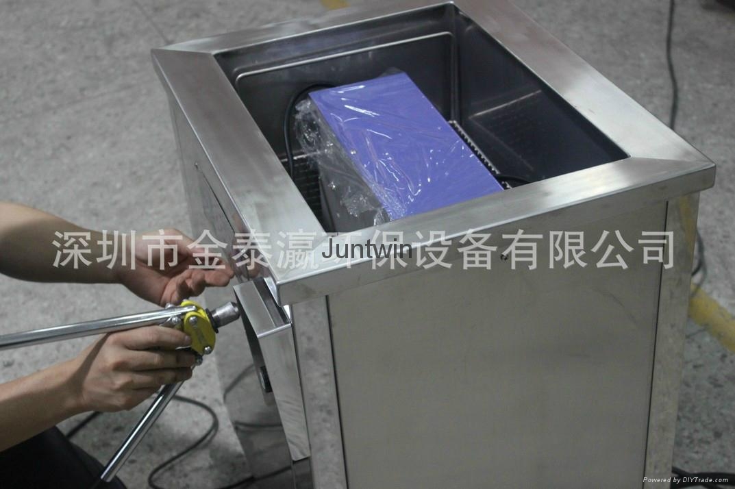 单槽超声波金属清洗机 5