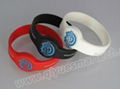 ISO14443A Silicon RFID Wristband With Chip 2