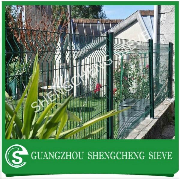 Hot galvanized curved wire mesh fence 3ft fence panels 3