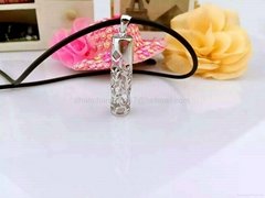 Cylinder Shape Necklace