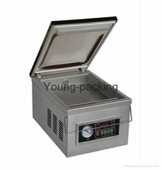 Small table-top vacuum packing machine