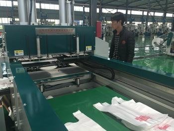 Heat Sealing and Heat Cutting Plastic T-shirt Bag Making Machine 3