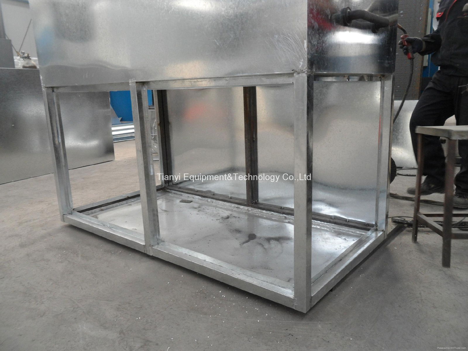 Shandong Tianyi High quality inflatable spray booth 5