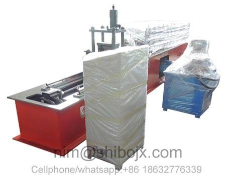 Light keel roll forming machine with tracking cutting
