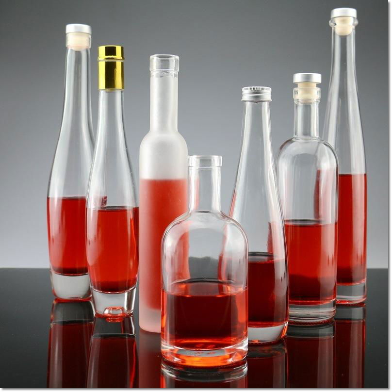 700ml unique shaped liquor clear glass bottle with cork 2