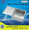 Undermount kitchen sink