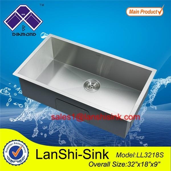 Stainless steel undermount sink
