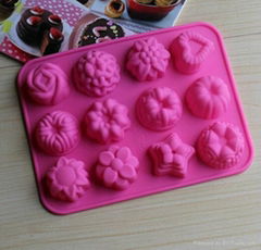 Silicone molds for baking