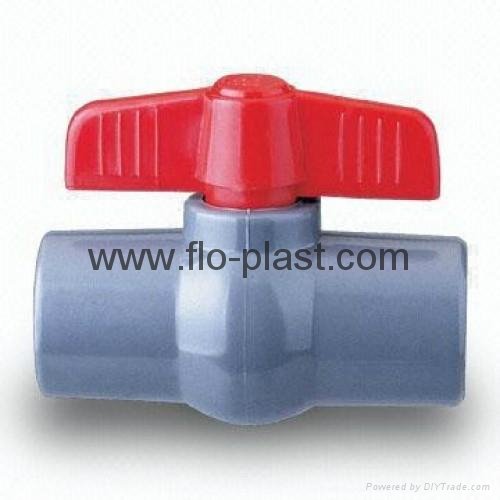 1/2 Inch PVC Ball Valve With NPT Thread Ends And Butterfly Handle For Water
