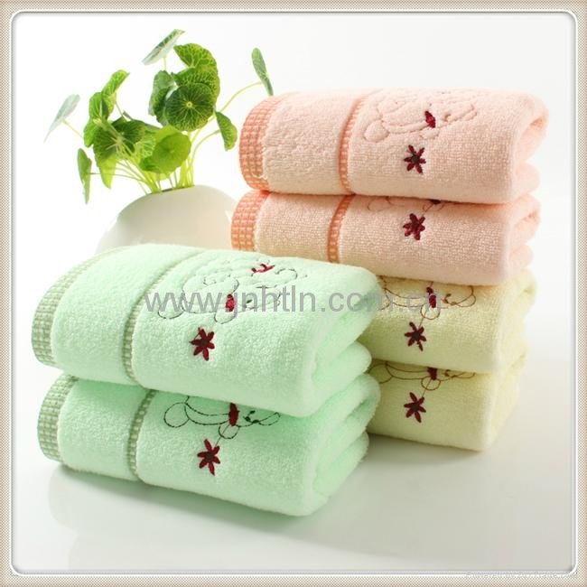 Custom design printed embroidery jacquard  towel 3