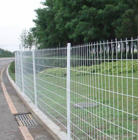 wire mesh fence 2