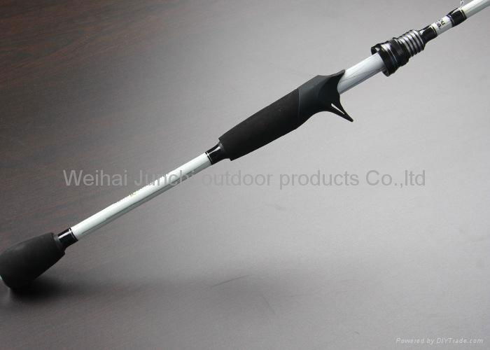 White Abu Garcia 6'9" MH Fishing Rod Baitcasting rod 2 Section Carbon Baitcast R 3