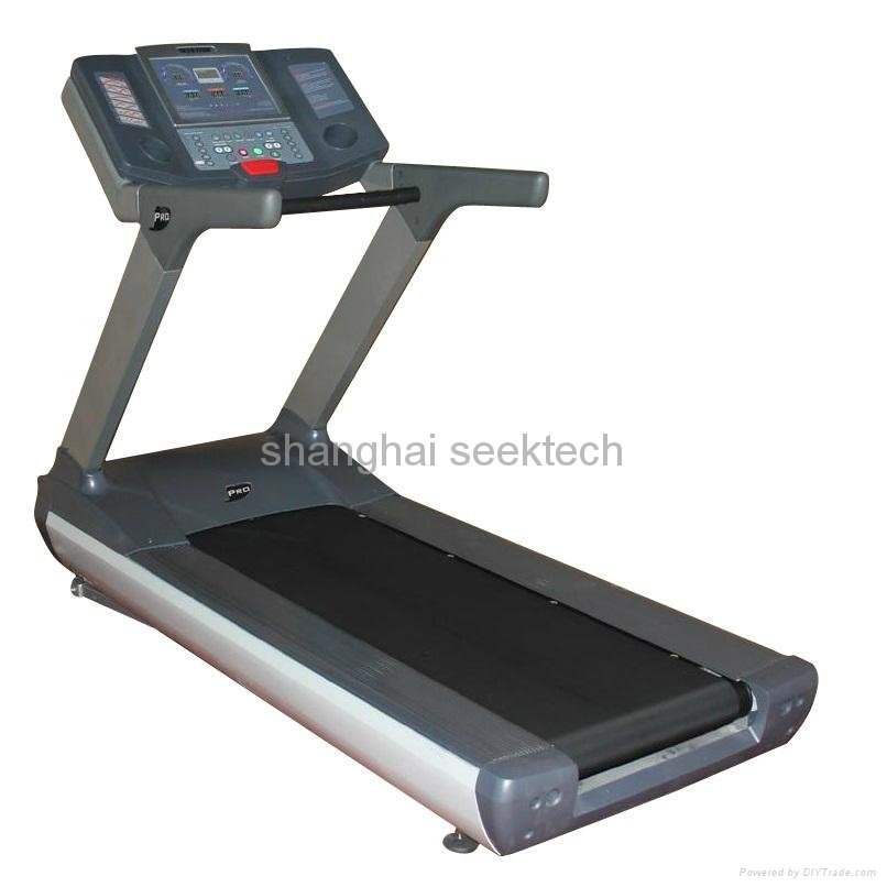 VT500 Deluxe Commercial Treadmill 1