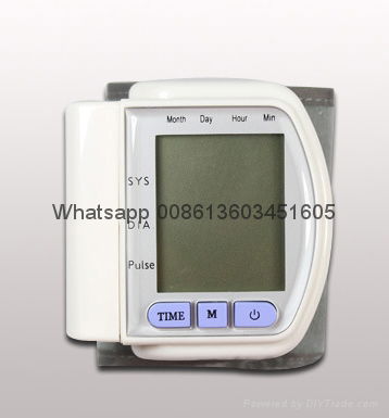 Home Digital Wrist Blood Pressure Monitor gauge tester heart beat meter with LCD