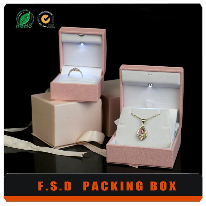  High Quanlity Display LED Light Jewelry Box 4