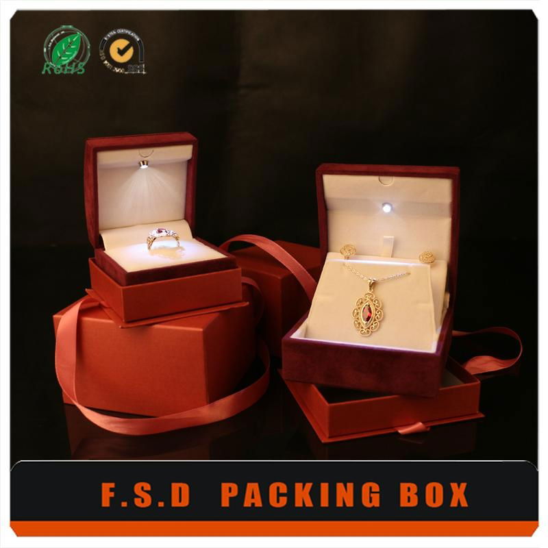  High Quanlity Display LED Light Jewelry Box 5