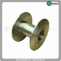 Reel with solid flanges