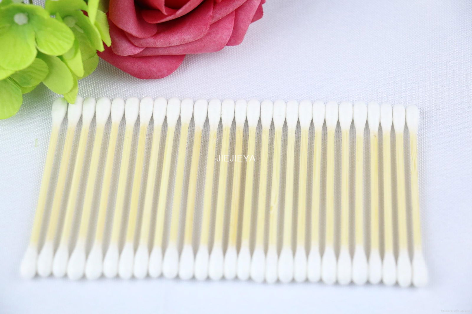 200PCS Bamboo Stick Cotton Buds Ear Clean Make up Cosmetic Cotton Swabs in Box 3