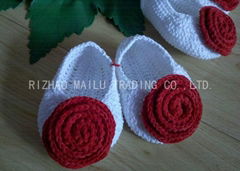 Red Rose Free Crochet Baby Shoes Comfortable White Body 100% Milk Cotton