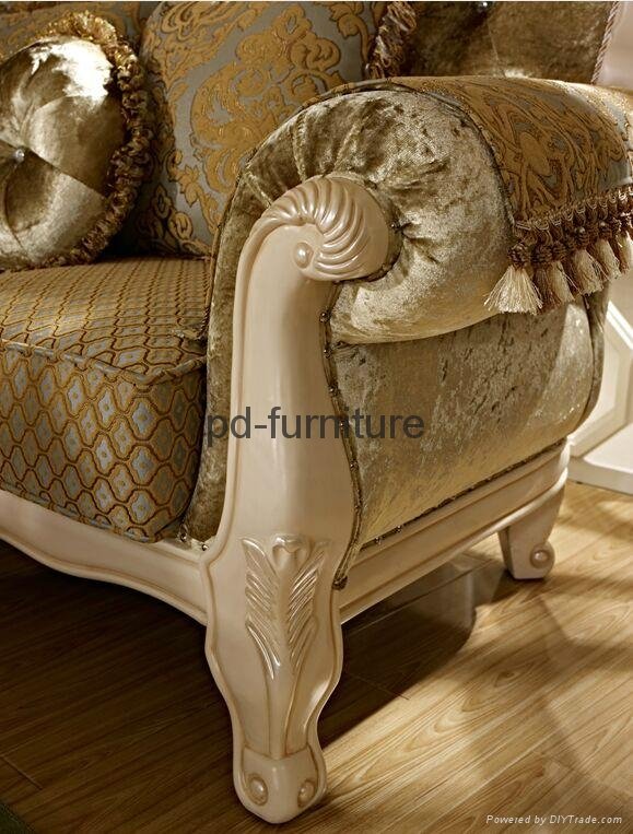 Luxury  Sofa  4