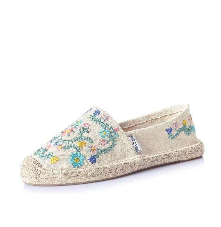 Hand embroidered folk style lazy canvas shoes 4