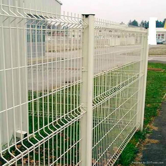 supply 3D bending wire mesh fence panel 2