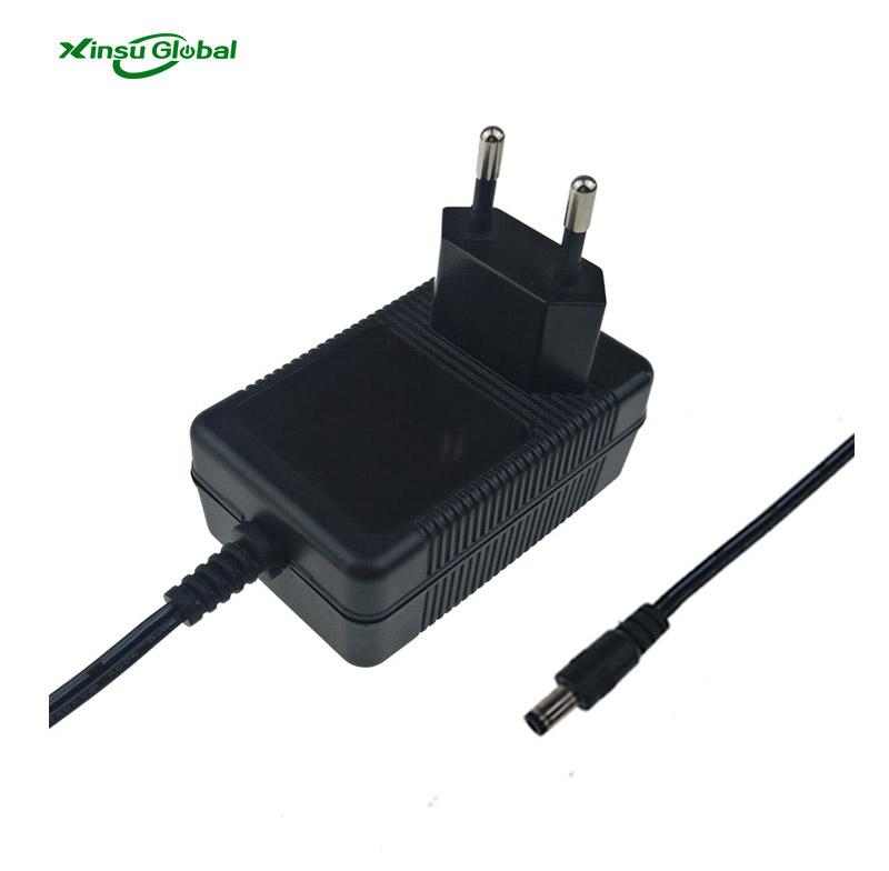 DC output type 12.6v 2a li-ion battery pack charger with UL60950 4