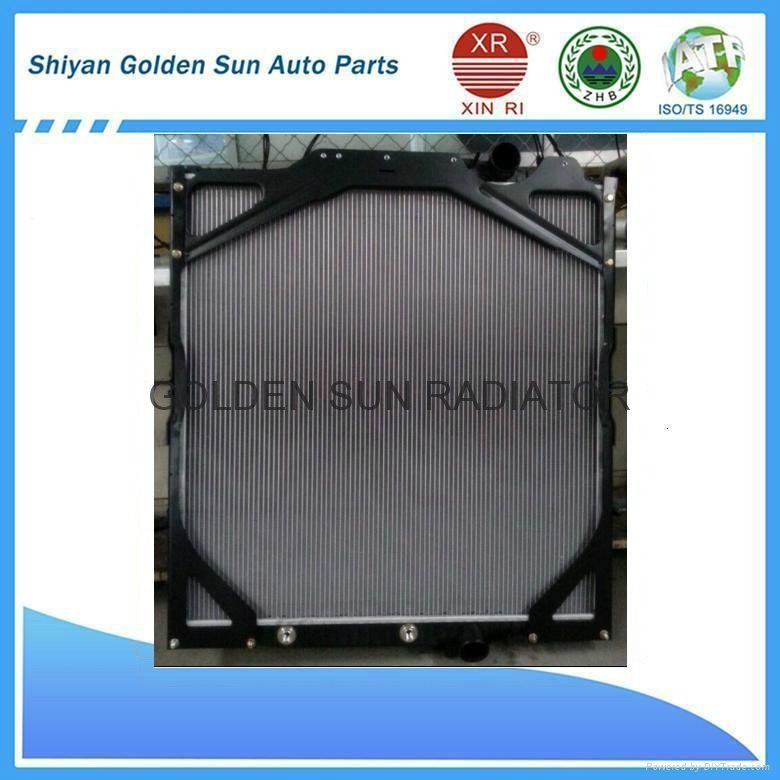 Hot sale automobile cooling spare parts for VOLVO FH12 truck radiators 20984815 2