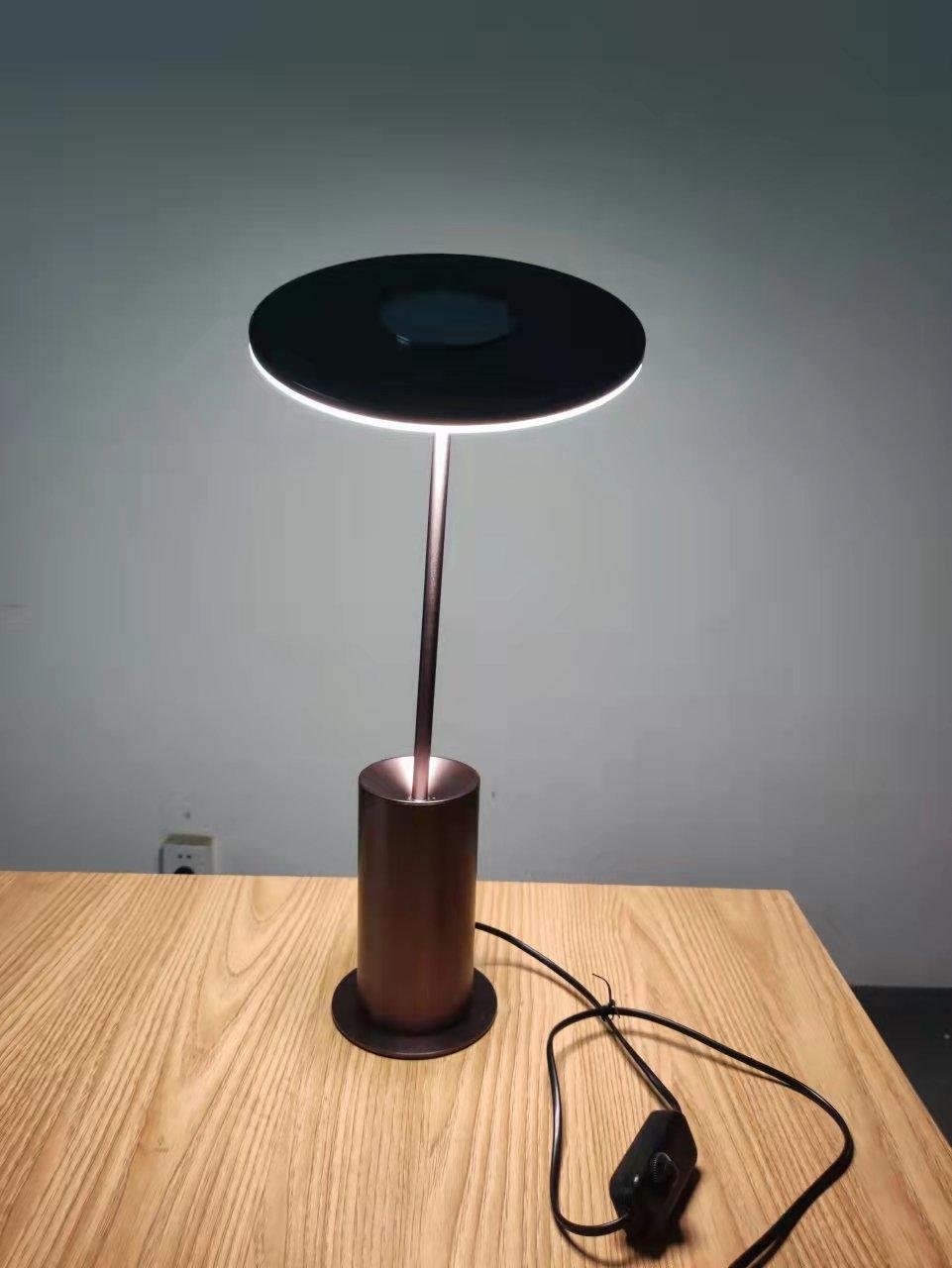 Adjustable LED Table Lamp With Rotary Shade 3