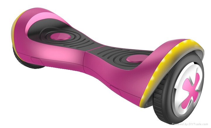 R3電動平衡車 時尚炫彩扭扭車 儿童玩具