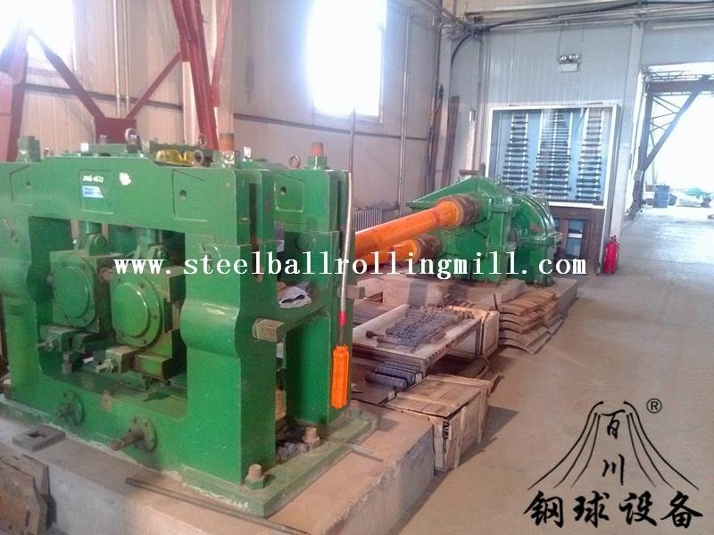 Hot rolled steel ball rolling machine