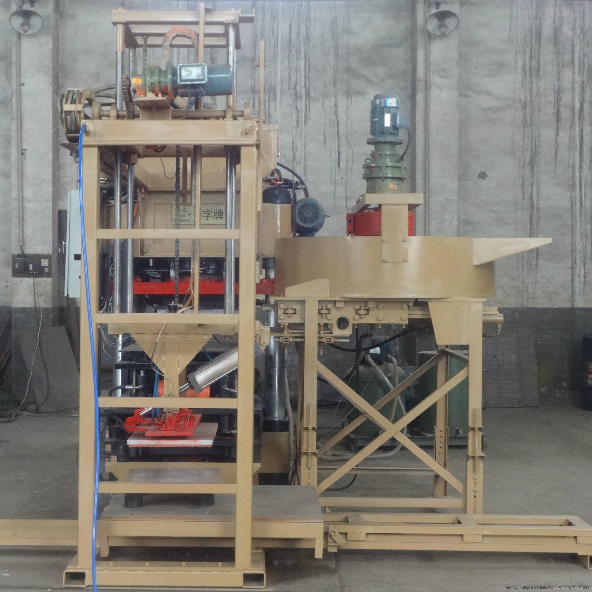 Large wet materials hydraulic press concrete curbstone block making