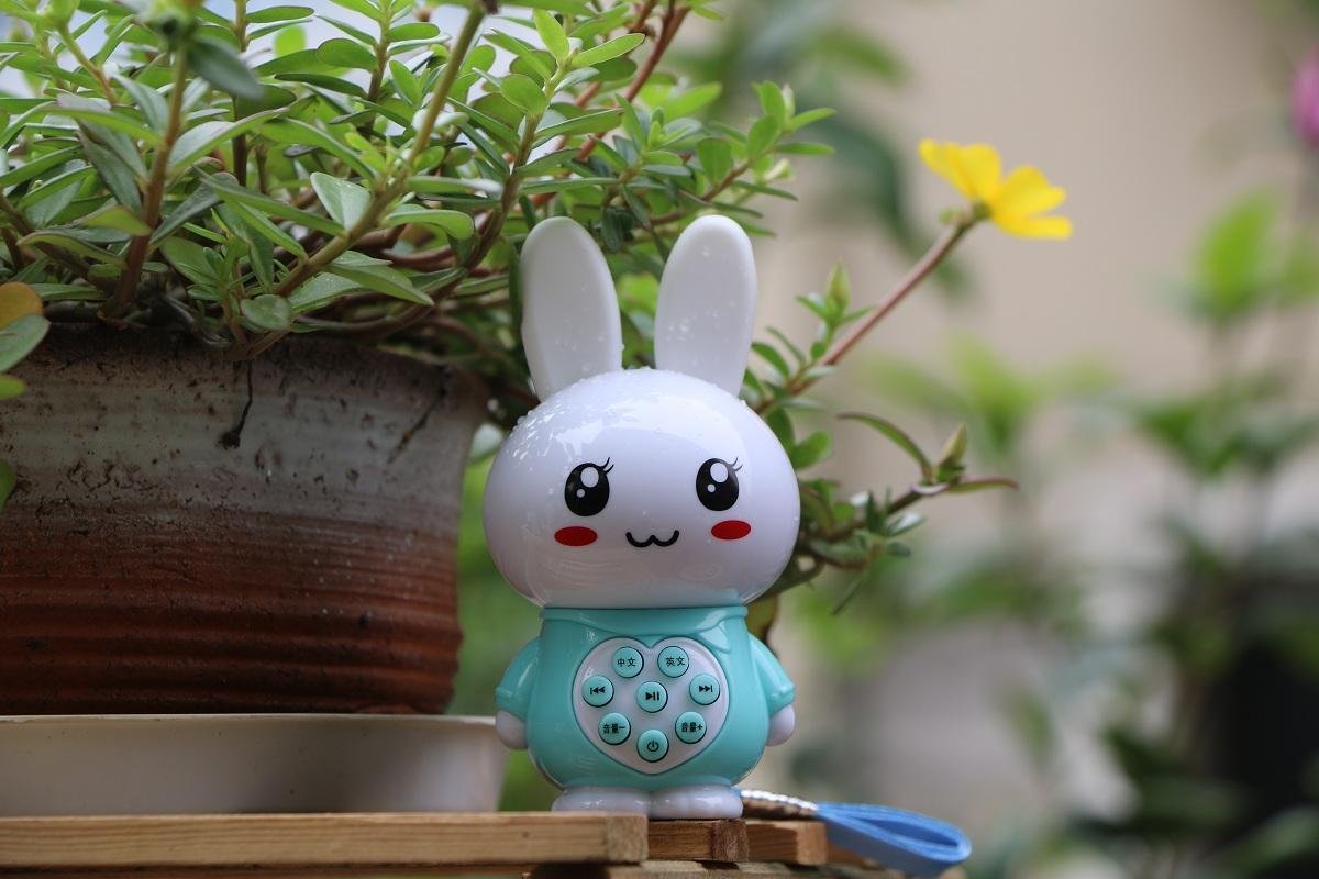 Factory supply mini rabbit MP3 Player for kids (Q9) 2