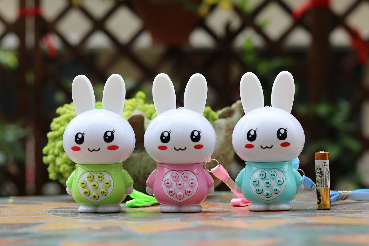 Factory supply mini rabbit MP3 Player for kids (Q9) 3