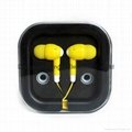 In-ear earphone earbuds with noise isollation for portable music player phone