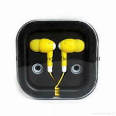 In-ear earphone earbuds with noise