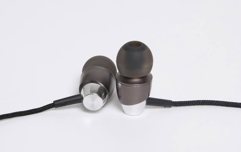 KDK cheaper Metal wired earphone, in-ear style stereo headset with mic  4