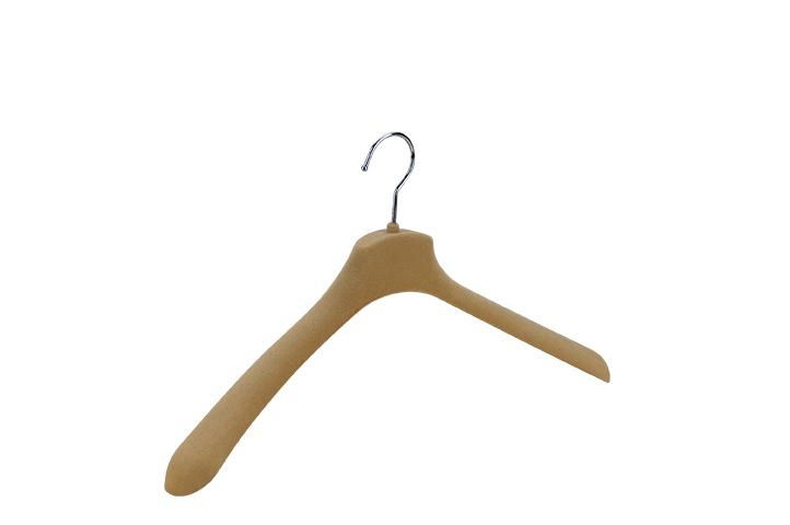 velvet suit hanger with shoulder pads 4